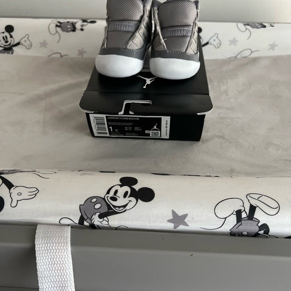 CoolGrey Retro Jordan Baby soft bottom 2C - Picture 2 of 2